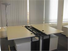 Rauminhalt Büro - 2 Schreibtische, Rollcontainer