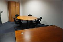 Rauminhalt Büro mit Besprechungstisch, Stühle