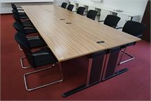 Besprechungsraum-Ausstattung - 6 Tische & 12 Stühle