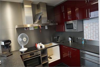 Einbauküche vollständig - Luxus-Ausstattung - Granitplatte