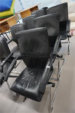 3 Leder-Freischwinger Stühle